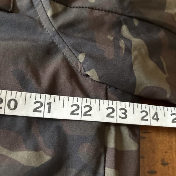 Old Navy Men’s Dark Green Camo Jacket Size Large Built In Hood - Picture 8 of 9